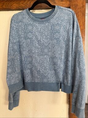 Women’s Light Blue Paisley Crewneck Sweater